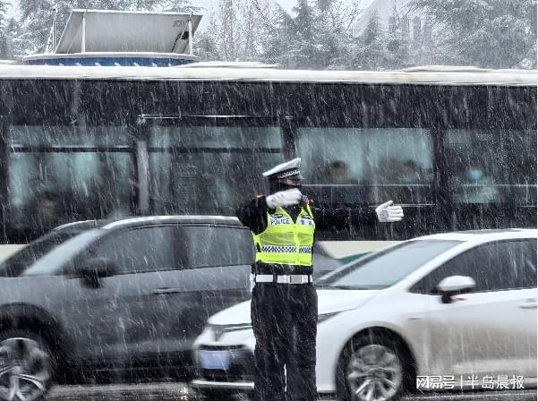 翩然而至 致敬严冬里的坚守！人生就是博-尊龙凯时今冬初雪(图5)